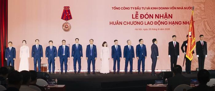 Phó Thủ tướng Chính phủ Nguyễn Văn Thắng đã trao Huân chương Lao động Hạng Nhất cho SCIC. (Ảnh: BTC)