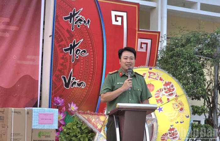Đại úy Vũ Trung Dân, Ủy viên Đảng ủy, Bí thư Đoàn Thanh niên Cục An ninh kinh tế (Bộ Công an).