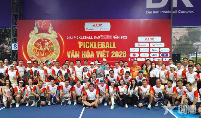 Các tay vợt dự giải. Ảnh: MINH TRANG