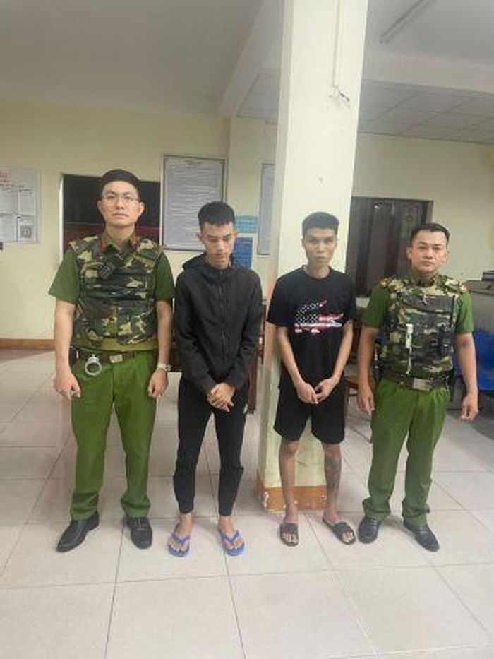 Hai đối tượng Phương và Quốc bị phát hiện dương tính với chất ma túy.