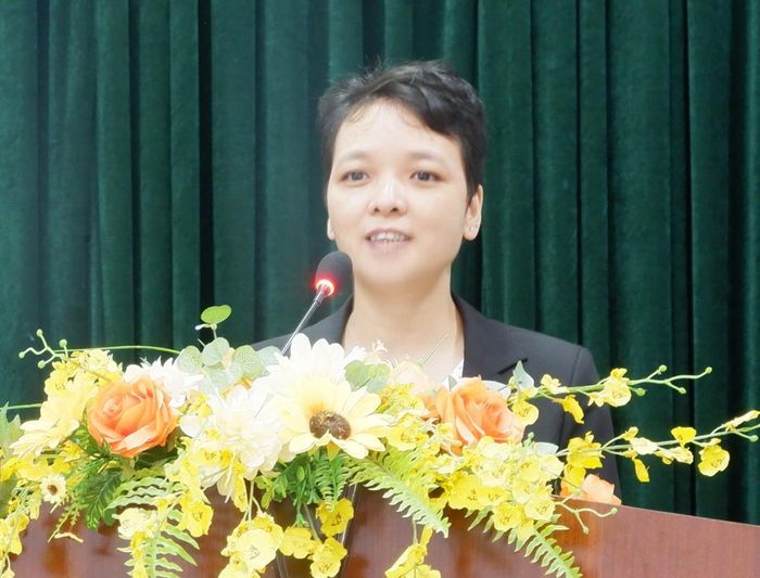 Nhà văn trẻ chia sẻ những trăn trở cùng quan điểm về sáng tác trong thời đại công nghệ số bùng nổ. Ảnh: P.T