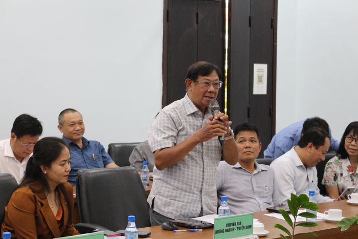  TS Nguyễn Đức Nghĩa, nguyên Phó Giám đốc ĐHQG TPHCM, chuyên gia hướng nghiệp – tuyển sinh đóng góp ý kiến về chương trình 