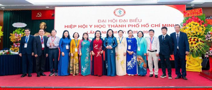  Ban Thường vụ Hiệp hội Y học TPHCM nhiệm kỳ 2026 - 2031 ra mắt Đại hội (Ảnh: HIỆP HỘI Y HỌC TPHCM) 