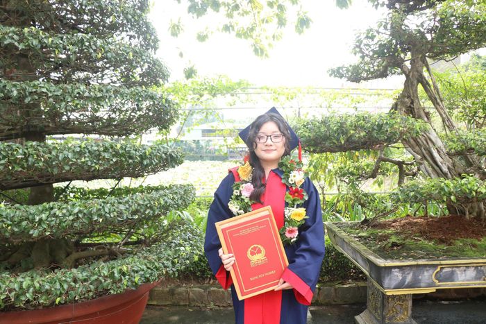  Sinh viên Phạm Minh Thư tốt nghiệp xuất sắc ngành công nghệ thông tin 