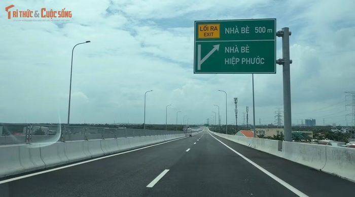 Một nút giao trên cao tốc BL-LT lên xuống cảng Hiệp Phước (Nhà Bè, TP HCM).