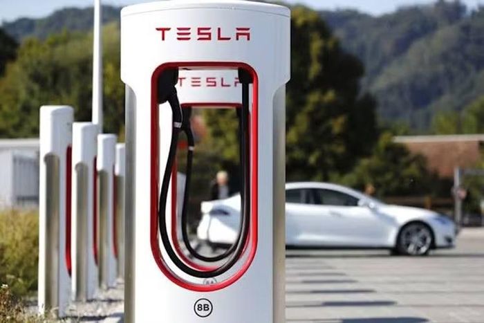 heo đánh giá của các nhà phân tích trên, quy mô của VinFast cùng với hệ sinh thái lớn có thể khiến Tesla khó cạnh tranh tại Việt Nam.