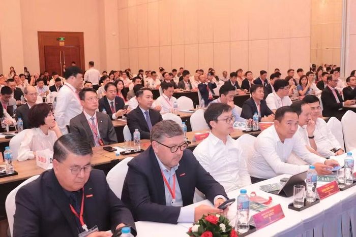 Đại biểu và doanh nghiệp dự hội nghị xúc tiến đầu tư do tỉnh Phú Thọ tổ chức.