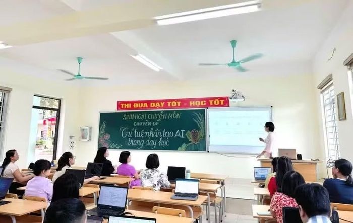 Giáo viên Trường THCS Sa Đéc sinh hoạt chuyên môn chuyên đề "Trí tuệ nhân tạo AI trong dạy học".