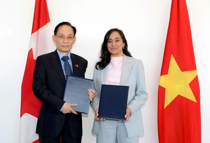 Hai bên nhất trí tiếp tục phối hợp chặt chẽ tại Liên hợp quốc, ASEAN và các cơ chế do ASEAN dẫn dắt, APEC, CPTPP và Cộng đồng Pháp ngữ. (Ảnh: Bảo Chi)