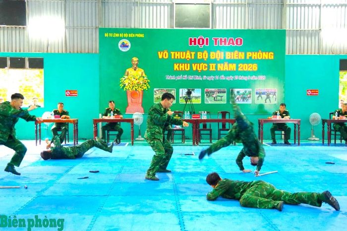 Các đơn vị tham gia phần thi phân thế bài 2 võ thể dục. Ảnh: Quang Anh
