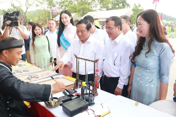 Không gian làng nghề tại Tuần văn hóa Du lịch và Xúc tiến Thương mại thuộc Lễ hội Côn Sơn, Kiếp Bạc - mùa Thu năm 2026.