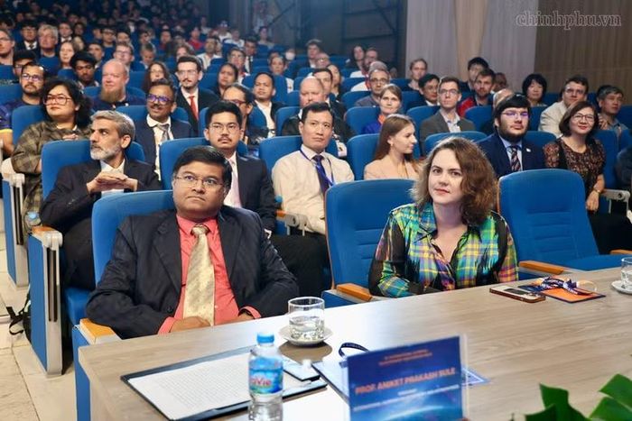 Giáo sư Aniket Sule, Chủ tịch Ủy ban Olympic Thiên văn và Vật lý thiên văn quốc tế tham dự Lễ khai mạc - Ảnh: CP