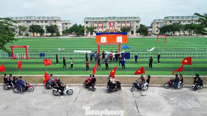 Tình huống giả định được đặt tại Trung tâm phục vụ Hội nghị tỉnh X. Theo phương án, trước tình huống phức tạp về an ninh, trật tự, lực lượng Cảnh sát cơ động nhanh chóng triển khai đội hình, tổ chức ngăn chặn, giải tán đám đông, bảo vệ mục tiêu và xử lý các tình huống phát sinh.
