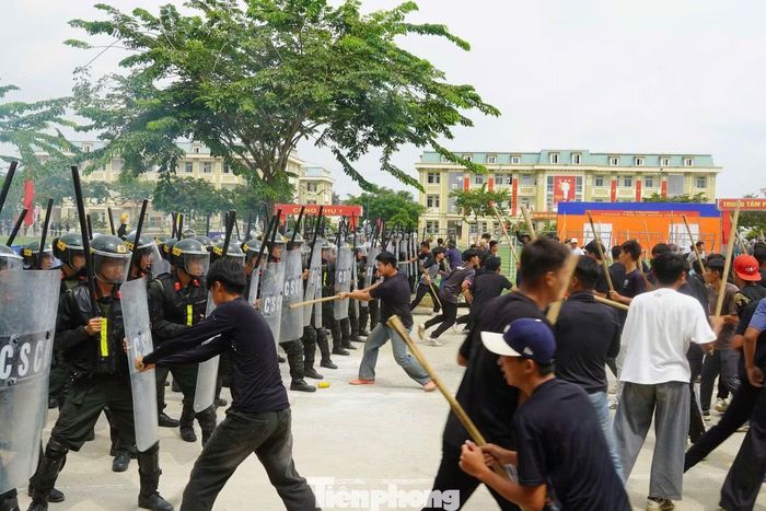 Cuộc diễn tập diễn ra với các tình huống giả định cụ thể.