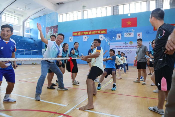 Môn kéo co đem lại nhiều cảm xúc với các vận động viên và khán giả tại hội thao.