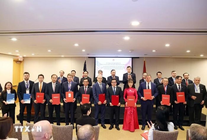 Tổng Bí thư, Chủ tịch nước Tô Lâm chứng kiến lễ trao các hợp đồng, thoả thuận hợp tác giữa doanh nghiệp Việt Nam và Mỹ sáng 23/9 (giờ địa phương), tại thành phố New York. Ảnh: Thống Nhất/TTXVN