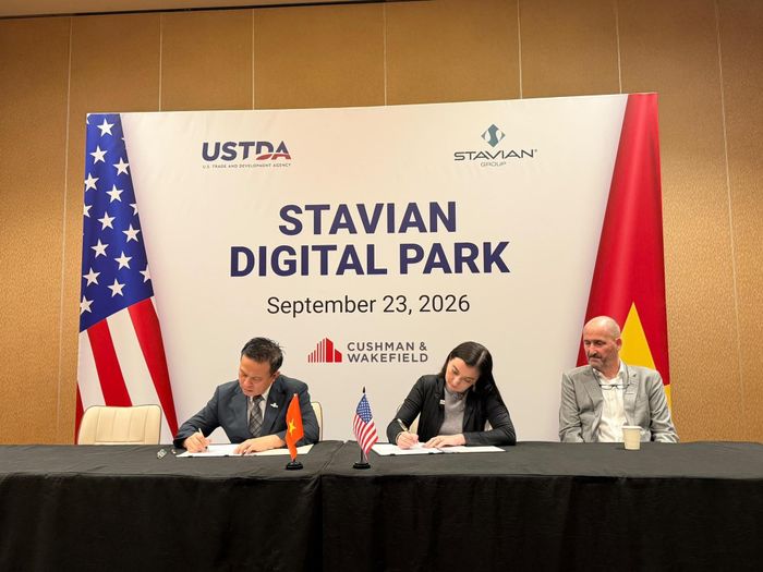 USTDA ký thỏa thuận với Stavian Hightech Infrastructure JSC, công ty công nghệ thuộc Stavian Group, để hỗ trợ nghiên cứu tính khả thi của dự án khu trung tâm dữ liệu AI đặt tại TPHCM. Ảnh: USTDA