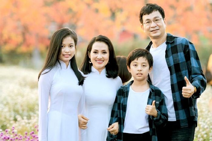 MC Phương Thảo và bác sĩ Nguyễn Minh Hảo Hớn nên duyên từ năm 2009.