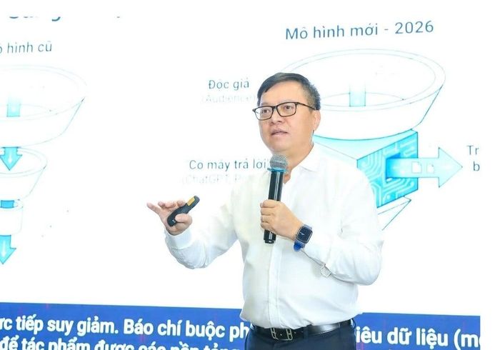 Nhà báo Lê Quốc Minh, Ủy viên Trung ương Đảng, Tổng Biên tập Báo Nhân Dân, Phó Trưởng ban Tuyên giáo Trung ương, Chủ tịch Hội Nhà báo Việt Nam phát biểu tại sự kiện. Ảnh: BTC