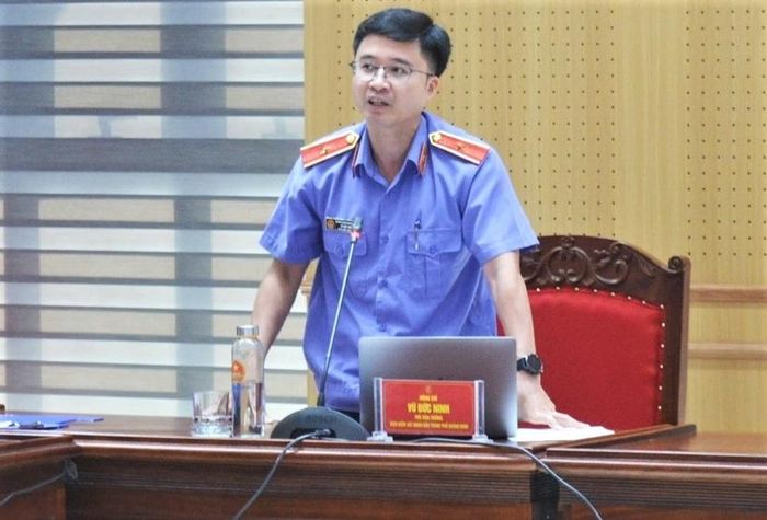  Đồng chí Vũ Đức Ninh, Phó Viện trưởng VKSND TP Quảng Ninh quán triệt một số nội dung trọng tâm liên quan đến công tác kiểm sát điều tra án ma tuý và kiểm sát thi hành án dân sự.