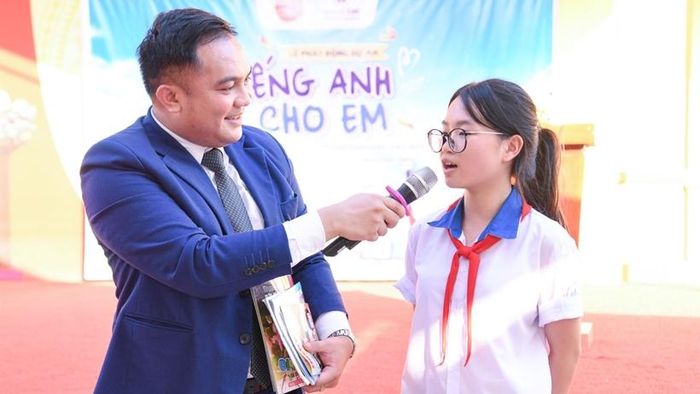  Những phần trò chơi tiếng Anh thú vị được tổ chức tại lễ phát động.
