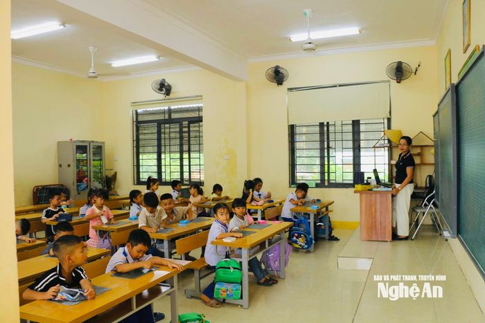 Hoạt động dạy và học tại Trường Tiểu học Quỳnh Tam. Ảnh: Thanh Hà