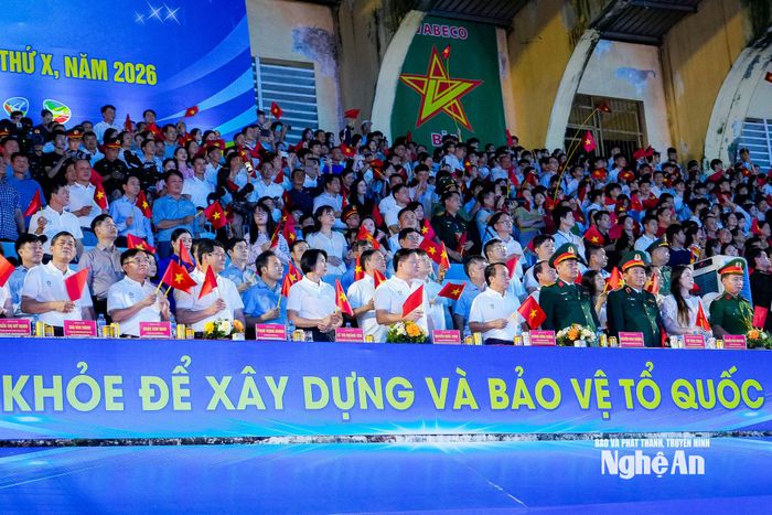 Các đồng chí lãnh đạo, đại biểu dự Khai mạc Đại hội Thể dục thể thao tỉnh Nghệ An lần thứ X năm 2026. Ảnh: Phạm Bằng