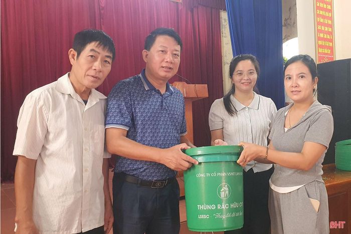  Mô hình phân loại rác tại nguồn và làm rác hữu cơ tại xã Tiên Điền đã nhận được sự ủng hộ của người dân. 