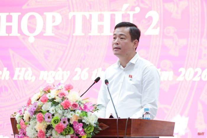 Đồng chí Nguyễn Thành Đồng - Ủy viên BTV Tỉnh ủy, Chủ tịch Ủy ban MTTQ tỉnh tổng hợp các ý kiến của cử tri tại hội nghị.