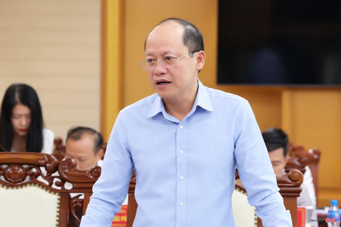 Đồng chí Nguyễn Hồng Lĩnh - Phó Bí thư Thường trực Tỉnh ủy, Chủ tịch HĐND tỉnh phát biểu tại hội nghị.