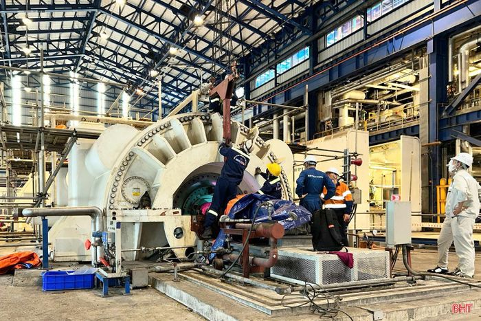 Đến nay, các nhà thầu đã hoàn thành 30% khối lượng trung tu tổ máy số 1.
