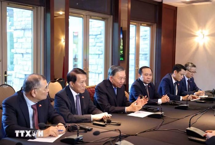 Tổng Bí thư, Chủ tịch nước Tô Lâm tiếp Giáo sư Graham Carr, Hiệu trưởng Trường Đại học Concordia. (Ảnh: Thống Nhất/TTXVN)