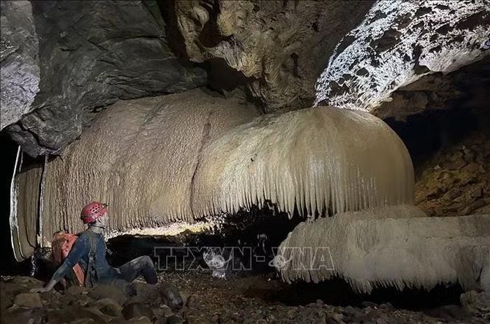 Hình ảnh thạch nhũ đầy hấp dẫn trong hang Nước Lặn được phát hiện trong Vườn quốc gia Phong Nha - Kẻ Bàng (Quảng Trị). Ảnh: Tá Chuyên /TTXVN