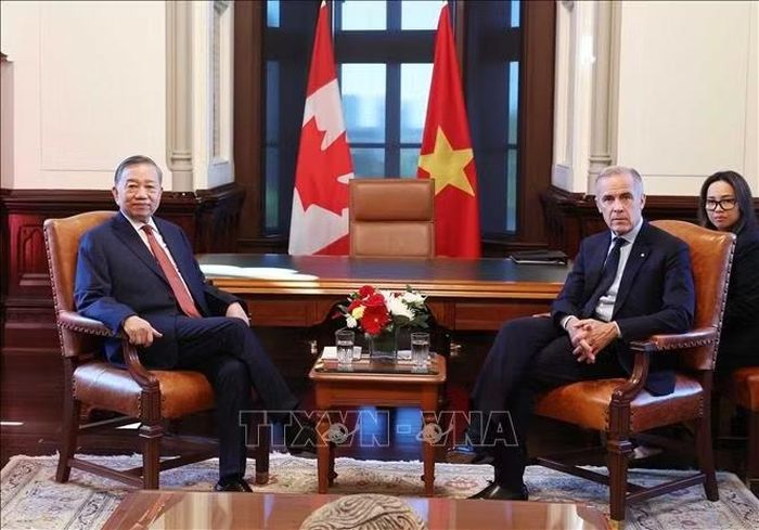 Tổng Bí thư, Chủ tịch nước Tô Lâm gặp hẹp Thủ tướng Canada Mark Carney. Ảnh: Thống Nhất/TTXVN