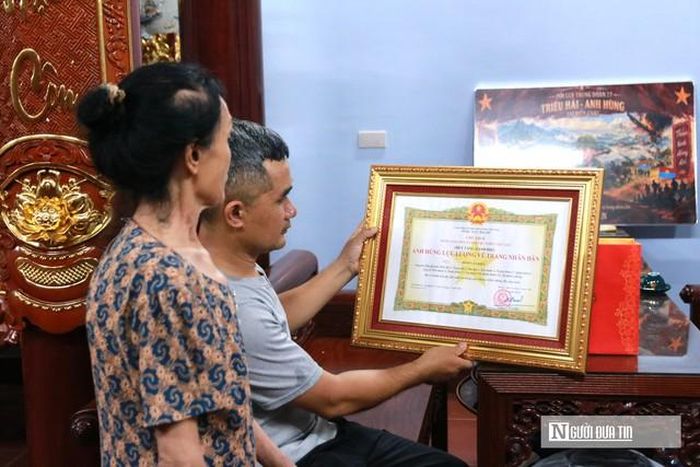 Sự ghi nhận xứng đáng của Nhà nước — danh hiệu cao quý khiến các thế hệ con cháu hôm nay luôn tự hào về liệt sĩ Đinh Văn Kiên.