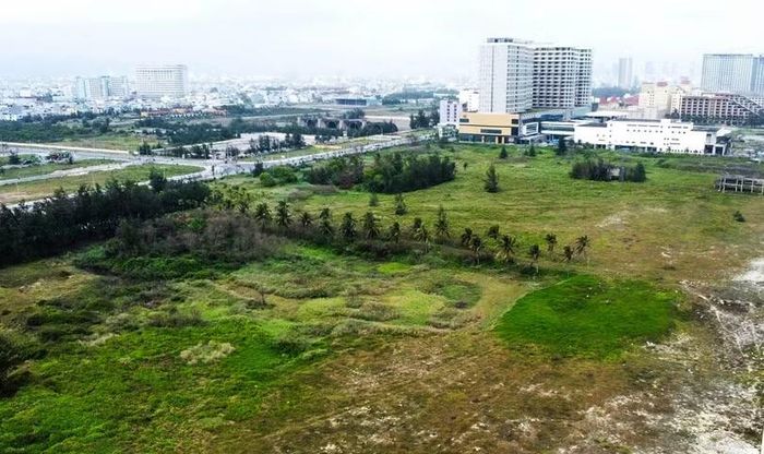 Phía bên trong dự án Khu Du lịch Biển Hoa Trung do Công ty Cổ phần Hòn Ngọc Á Châu làm chủ đầu tư. Ảnh GH.