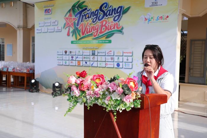 Bà Võ Như Quỳnh, Phó chủ tịch Câu lạc bộ Doanh nhân 2030, trưởng ban tổ chức chia sẻ tại chương trình. Ảnh: BTC