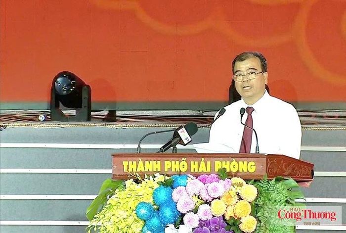 Phó Chủ tịch UBND TP. Hải Phòng, Trưởng Ban Tổ chức Lễ hội Côn Sơn, Kiếp Bạc - mùa Thu năm 2026 Nguyễn Minh Hùng phát biểu tại sự kiện.