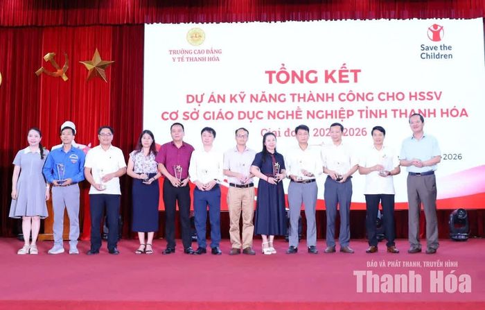 Các tổ chức, cá nhân có nhiều đóng góp trong việc thực hiện Dự án được vinh danh.