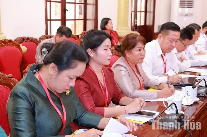 Các đại biểu dự hội nghị.