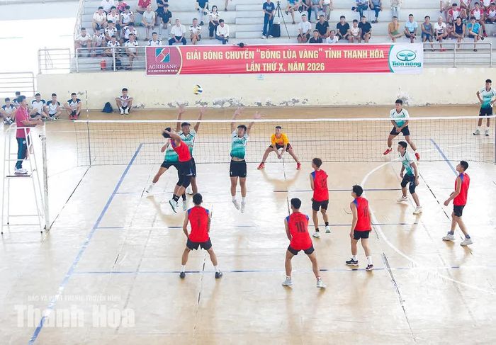 Các trận đấu diễn ra hấp dẫn và kịch tính ngay từ vòng bảng.