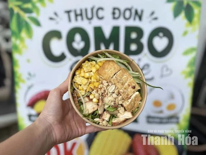 Bữa sáng lành mạnh, món ăn mang đi được nhiều người yêu thích.