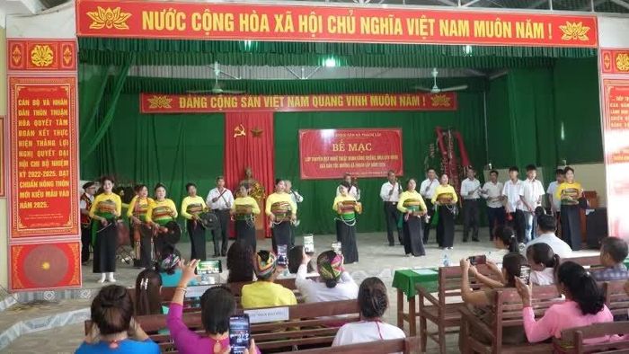 Xã Thạch Lập tổ chức nhiều lớp tập huấn, trao truyền giá trị văn hóa, mở hướng phát triển du lịch cộng đồng.