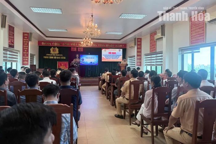 Toàn cảnh hội nghị.
