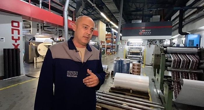 Blaženko Marić, Tổng giám đốc Rotoplast, Công ty tái sử dụng dung môi đã được tinh chế. Ảnh: Euronews