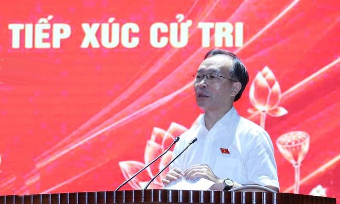  Phó Trưởng Đoàn đại biểu Quốc hội thành phố Trần Văn Tuấn kết luận hội nghị. 