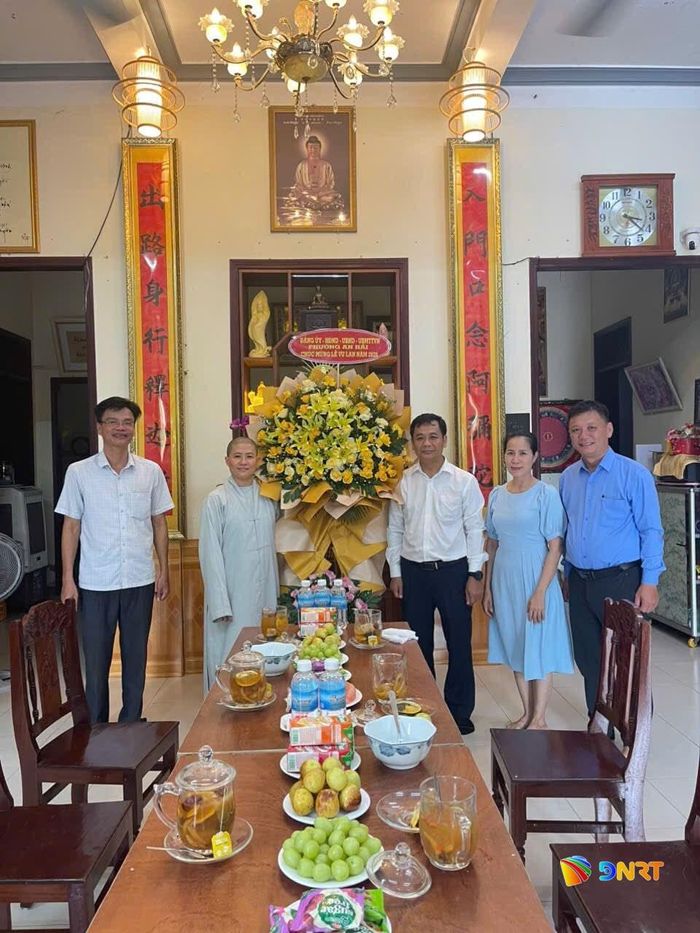 Lãnh đạo phường An Hải thăm, chúc mừng các cơ sở Phật giáo trên địa bàn nhân dịp lễ Vu lan năm 2026.