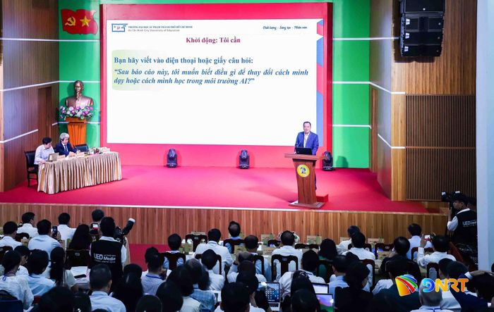 Quang cảnh hội thảo phiên toàn thể. Ảnh: NGỌC PHÚ