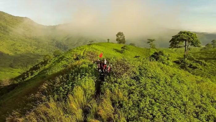  Cung đường qua núi lửa Chư Đang Ya, một trong những điểm nhấn cảnh quan trên hành trình Gia Lai City Trail 2026. Ảnh: Team Billy 