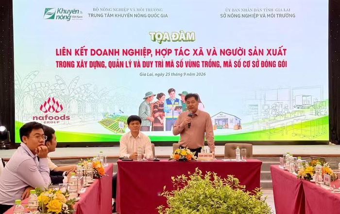  PGS.TS Lê Quốc Thanh - Giám đốc Trung tâm Khuyến nông Quốc gia chủ trì tọa đàm. Ảnh: Vũ Thảo 